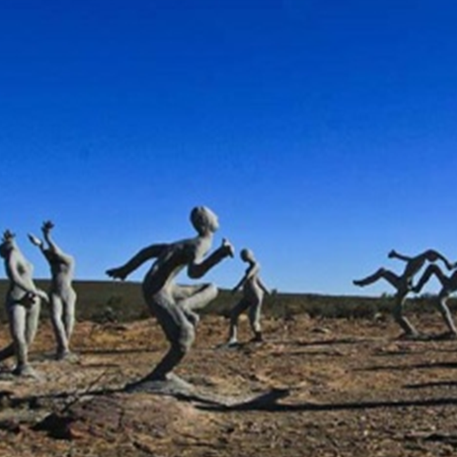 Dancing sculptures